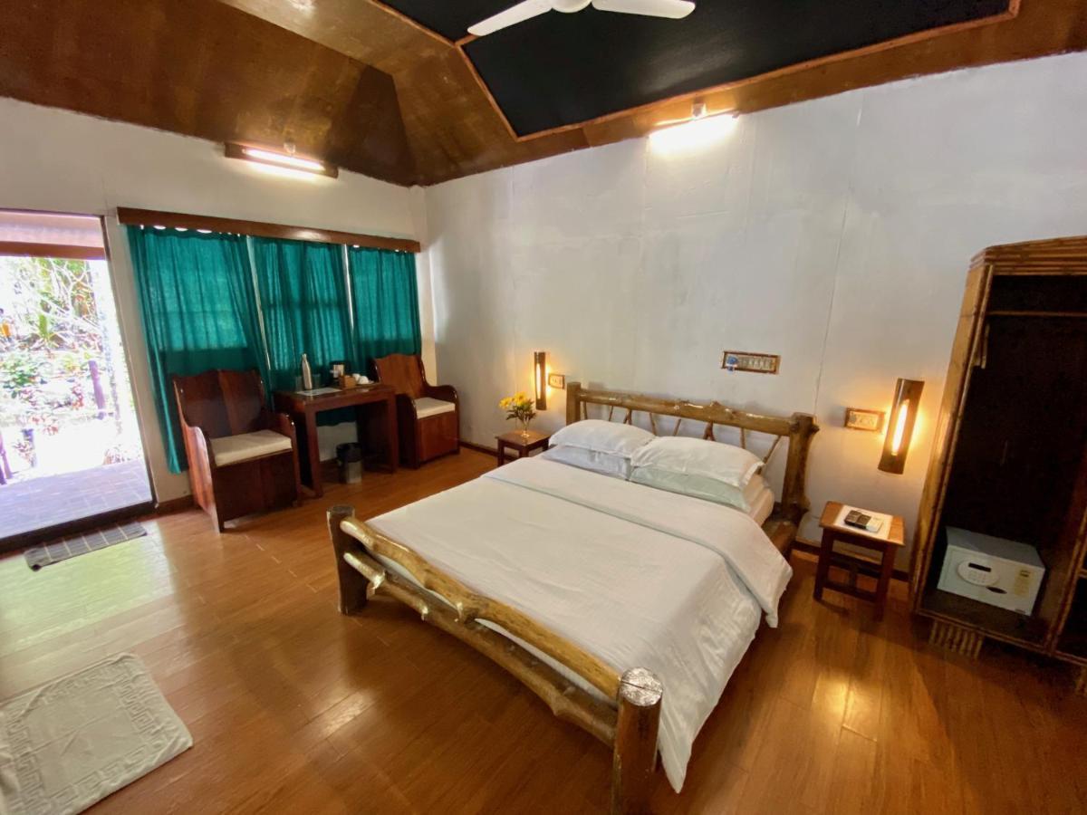 Wild Orchid Hotel Kala Pathar Beach Bagian luar foto