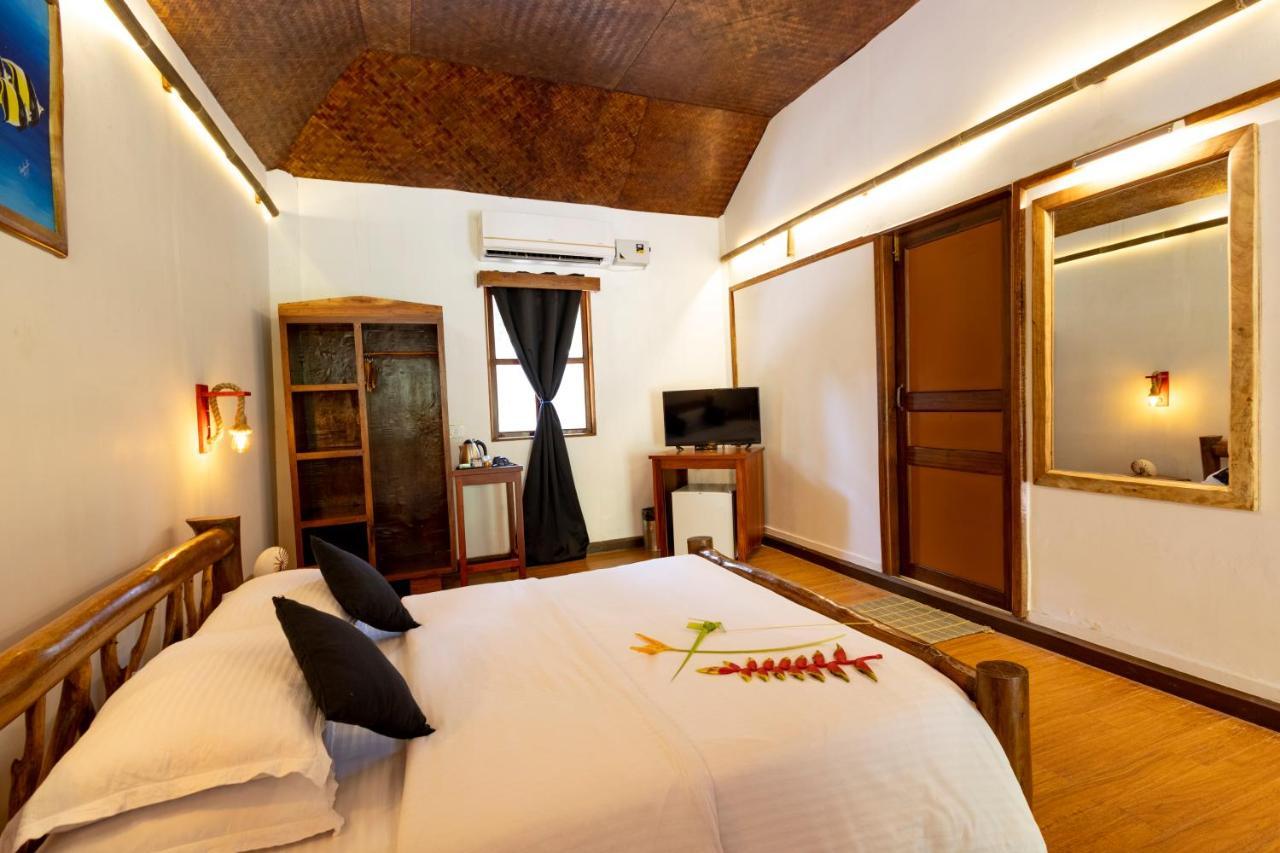 Wild Orchid Hotel Kala Pathar Beach Bagian luar foto